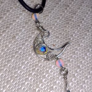 Moon chocker necklace pendant.